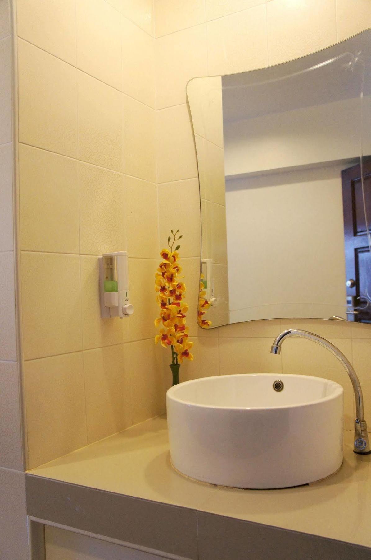 The Nest Serviced Apartment Bangkok Exterior foto
